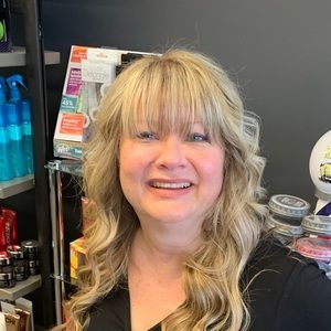 Meet your Posher, Annette